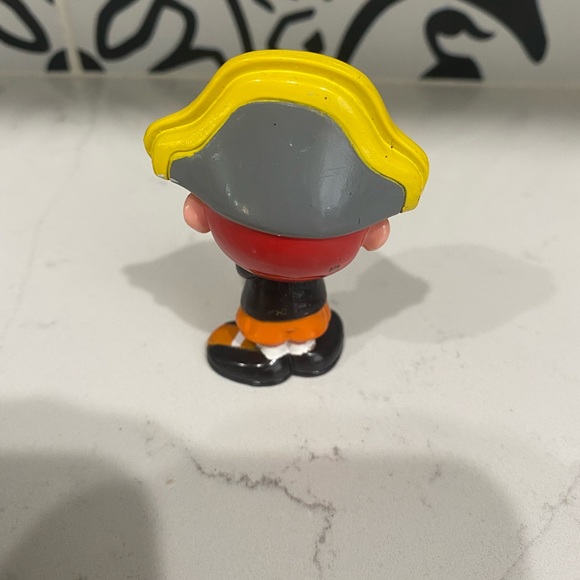 Disney Jr Little Einsteins Pirate Leo Figure 3" Figure - Picture 2 of 3